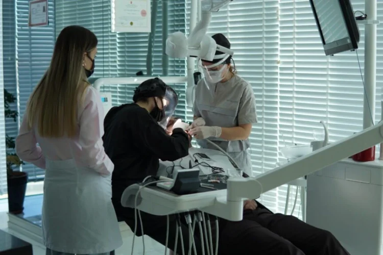 Diş Doktoru Ankara | Piano Dental Clinic | Estetik Diş Hekimliği | Dental İmplantlar Ankara İlindeki Diş Hekimleri