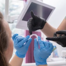 Şeffaf Plak Tedavisi - Invisalign