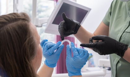 Şeffaf Plak Tedavisi - Invisalign